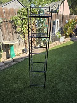Tall shelf unit. 5ft3" $35