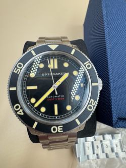 Spinnaker Hull Diver Stainless Steel 42mm Japanese Automatic Wristwatch Silver G