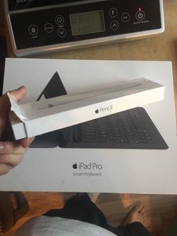 Apple Pencil and Smart Keyboard for iPad
