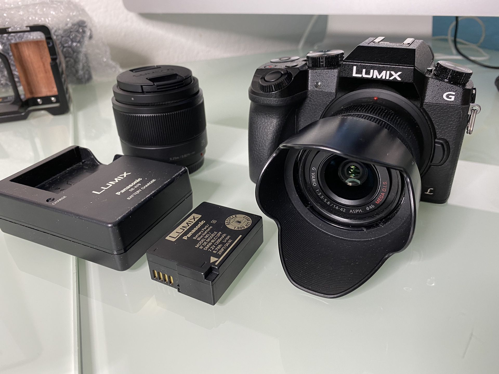 Panasonic Lumix G7 with 14-42mm only 42 shutter count