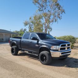 Ram 2500 4x4 Hemi Crew Cab