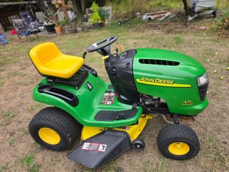 John deer L111  pristine condition.