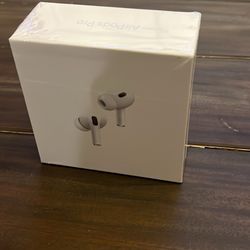 Apple AirPods Pro 2nd Generation with MagSafe Wireless Charging Case (USB‑C) NEW