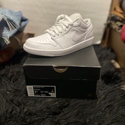 Jordan 1 Low Triple White (new)