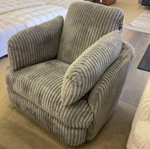 Lindyn Swivel Glider Recliner