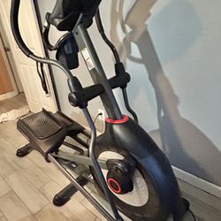 Schwinn 470 Elliptical with 10” Motorized Incline