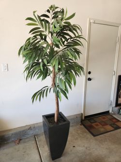 6 foot tall fake plant tree
