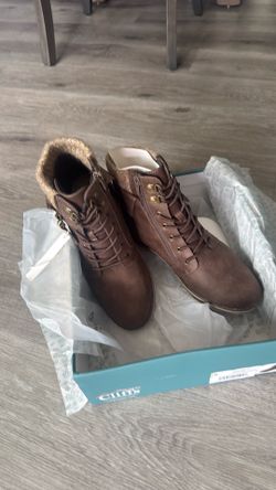 Cliffs woman’s ankle boots size 8