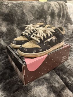 Travis Scott Dunks (Size 9.5)
