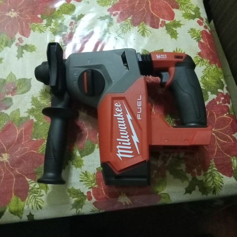 New Milwaukee M18 Fuel Rotary Hammer Drill Tool Only 