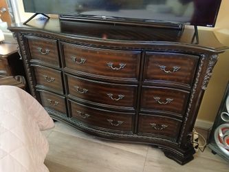 Dresser