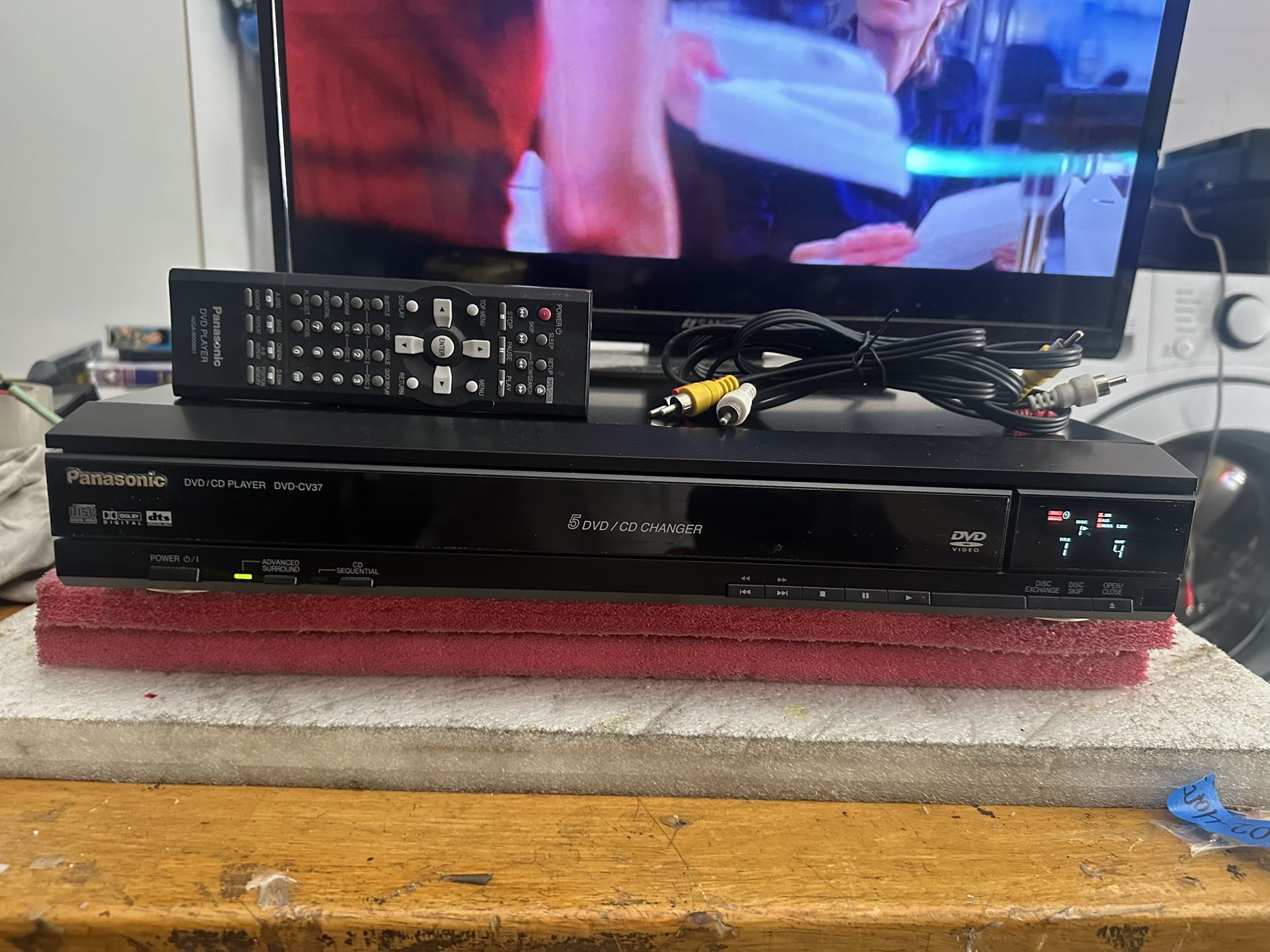 Panasonic DVD-CV37 CD/DVD Player 5-Disc Changer With Remote And AV cables