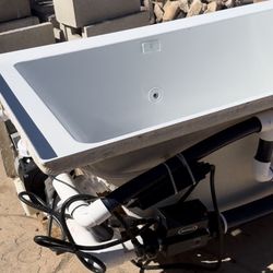 Jacuzzi BathTub With Jets 