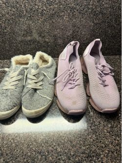Used girls shoes 2 free