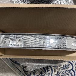 99-07 GMC Sierra Bumper Light Right 