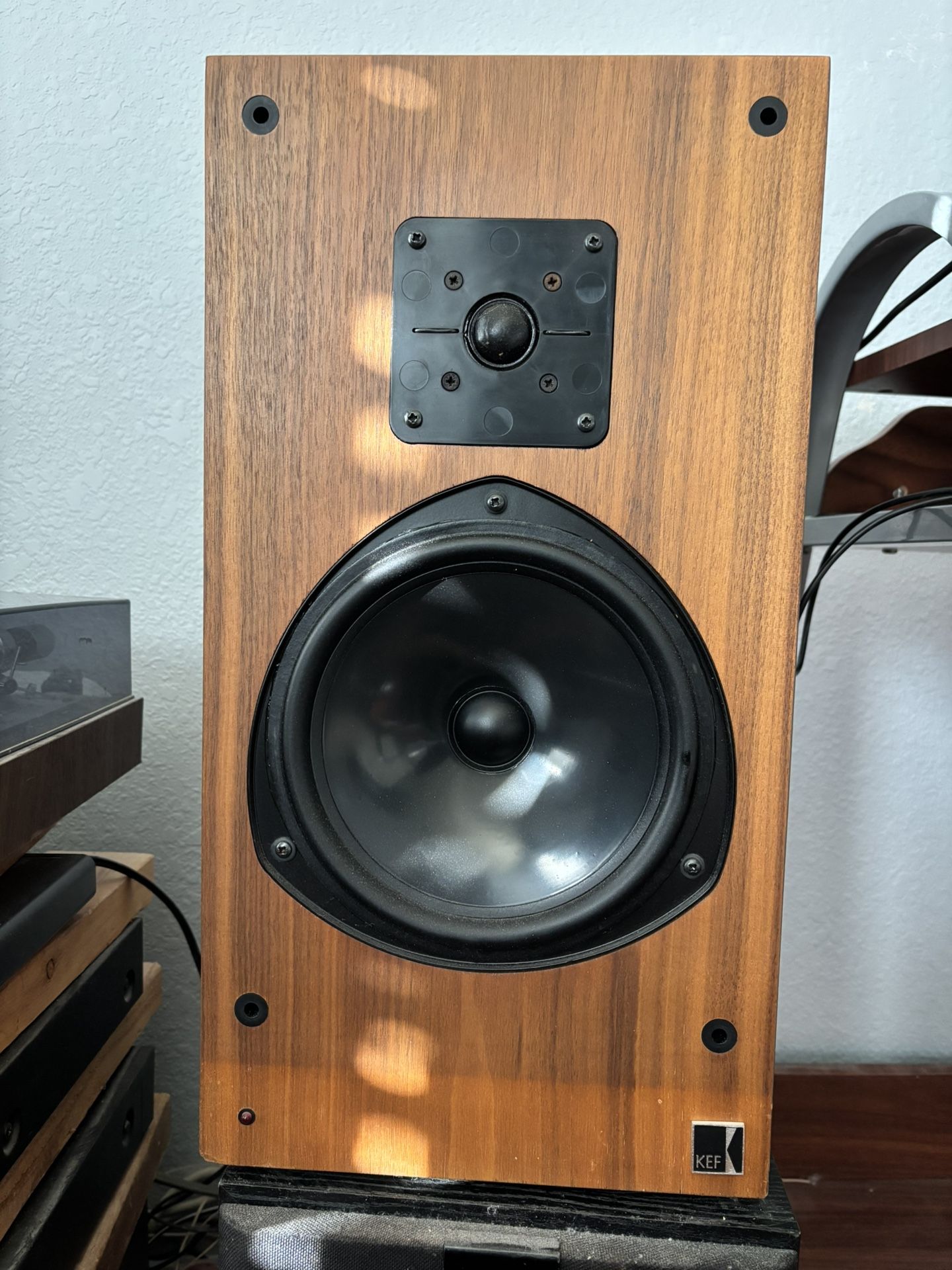 Kef Speaker and Power Amp