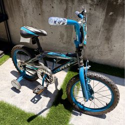 Dynacraft Suspect 16” bike with training wheels