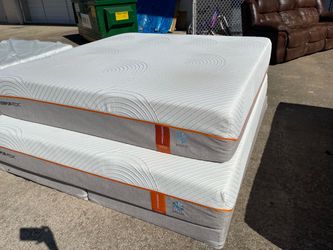 Tempur-Pedic Contour Breeze Mattress Set