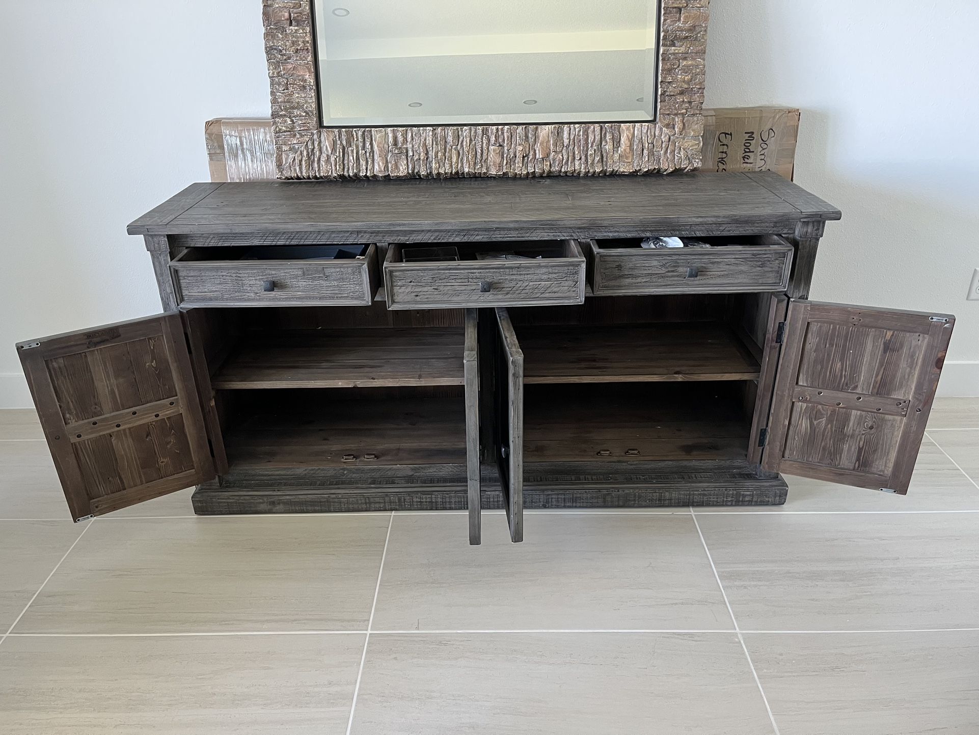 Buffet/Coffee Table/Mirror
