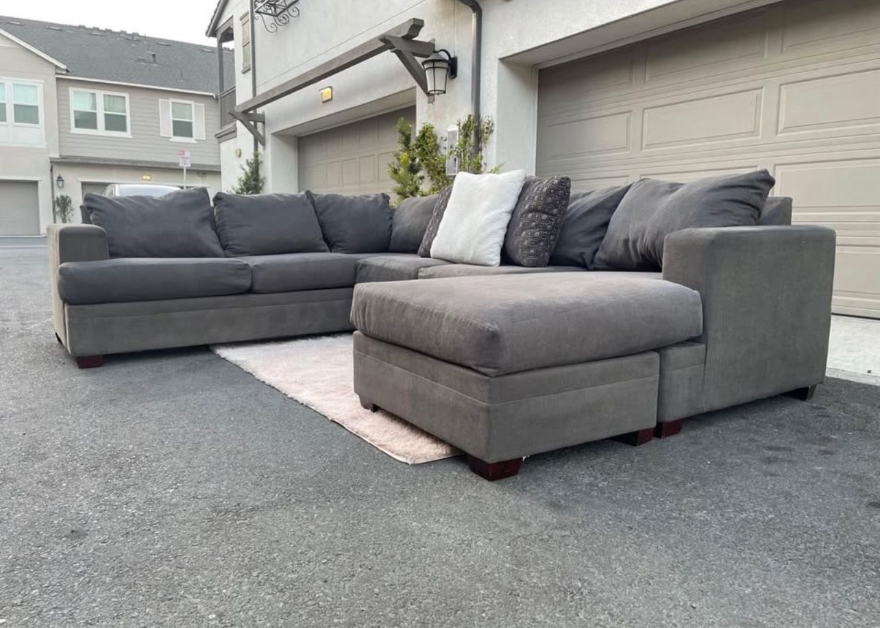 Huge Dark Grey Sectional Couch Sofa From Ashley Furniture In Excellent Condition - FREE DELIVERY 🚛