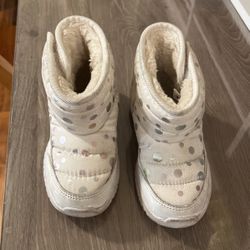Little Girls Size 8 Winter/ Snow Boots