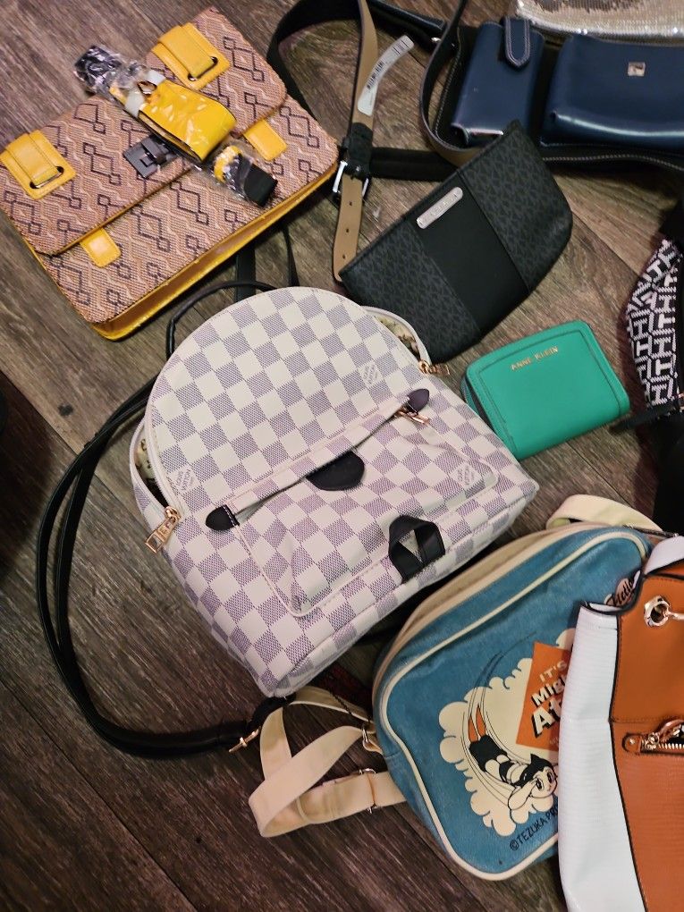 Lois , Kors Whitin. Hilfiger, GUESS , DOONEY@
