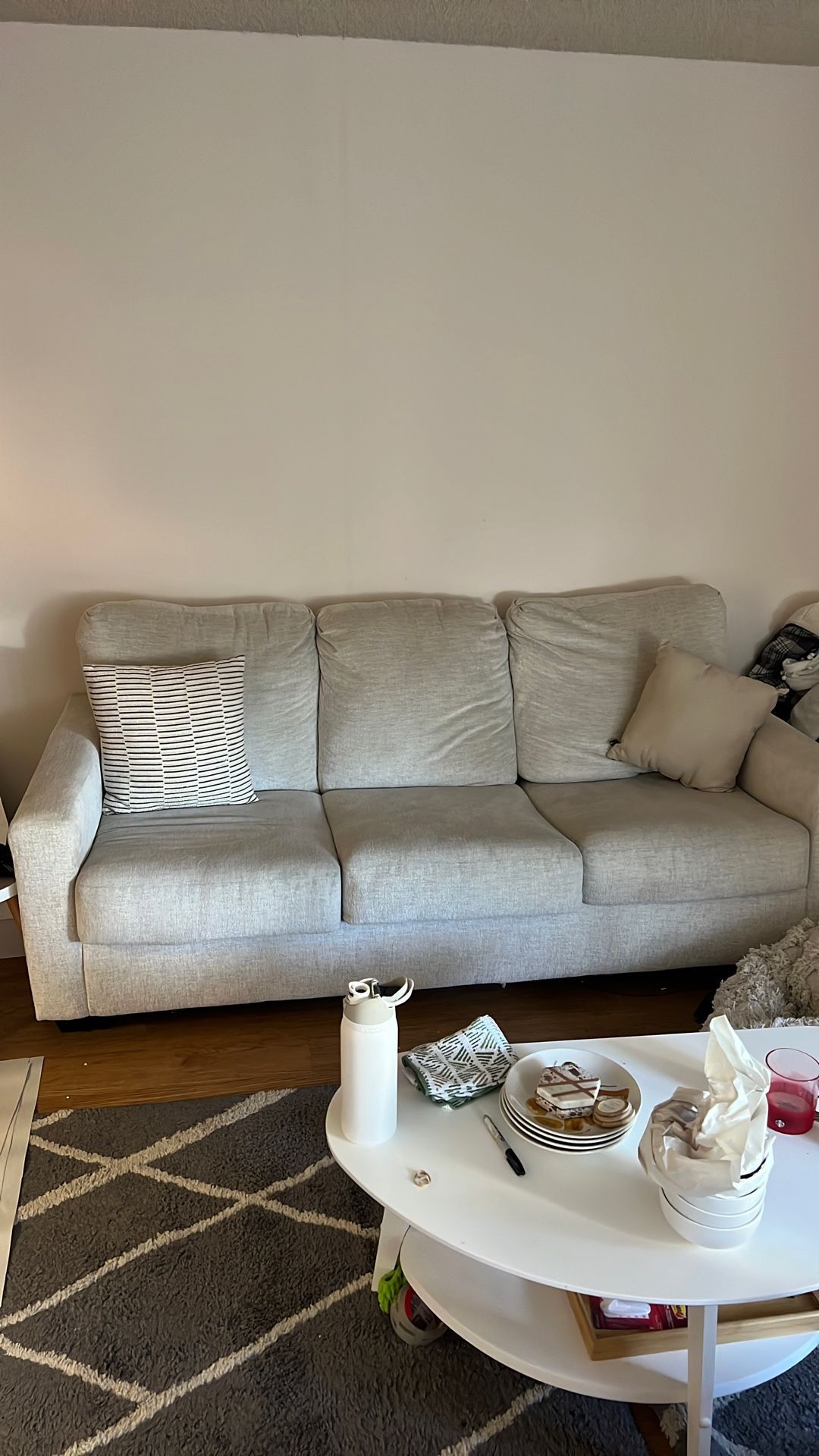 Rannis Queen Sleeper (Couch And Pull Out Bed)