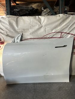 2020 2021 2022 2023 2024 Tesla Model y Left Front Door 