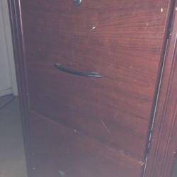 File Cabinet With Keys