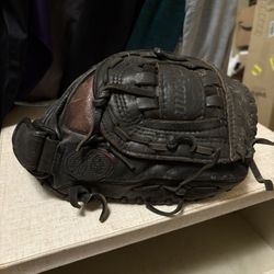 Nokona Baseball / Softball Glove 12