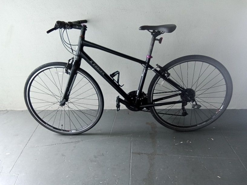 BICYCLE TREK 27 SPEED BRAND NEW