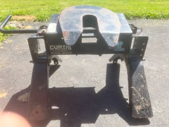Fifth wheel hitch and 28 ft trailblazer fifth wheel