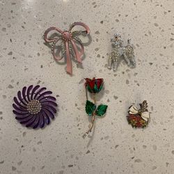 Vintage Brooch Lot