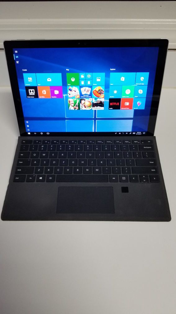 Microsoft Surface Pro 4 w/ Docking Station, Backlit Detachable Keyboard and Pen