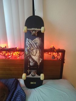 DGK Holographic board Jason grip independent trucks