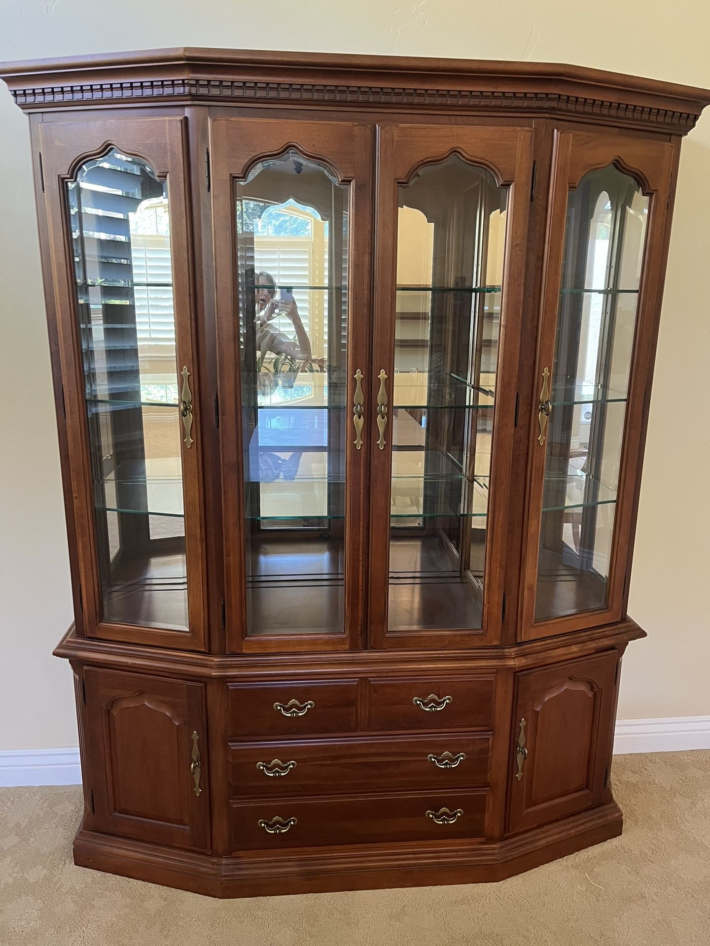 Thomasville Cherrywood China Hutch/Cabinet With Lighting & Storage