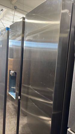 Samsung Refrigerator side-by-side