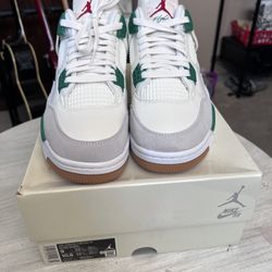 Jordan 4 Retro SB Pine Green
