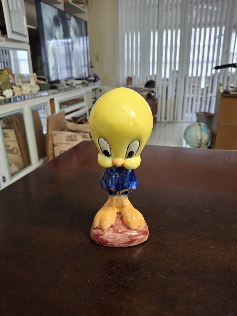 Vintage Ceramic Tweety Bird Figurine "I Tawt I Taw A Puddy Tat!" Yellow Cartoon Canary Warner Bros, Looney Tunes & Merrie Melodies