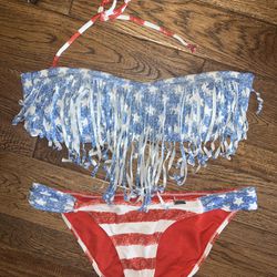 Patriotic Bikini Red, White, & Blue! 🇺🇸🇺🇸🇺🇸 Bandeau, fringed, tie back top, removable padding. Bottoms have a slight flaw. Please see 2nd pic