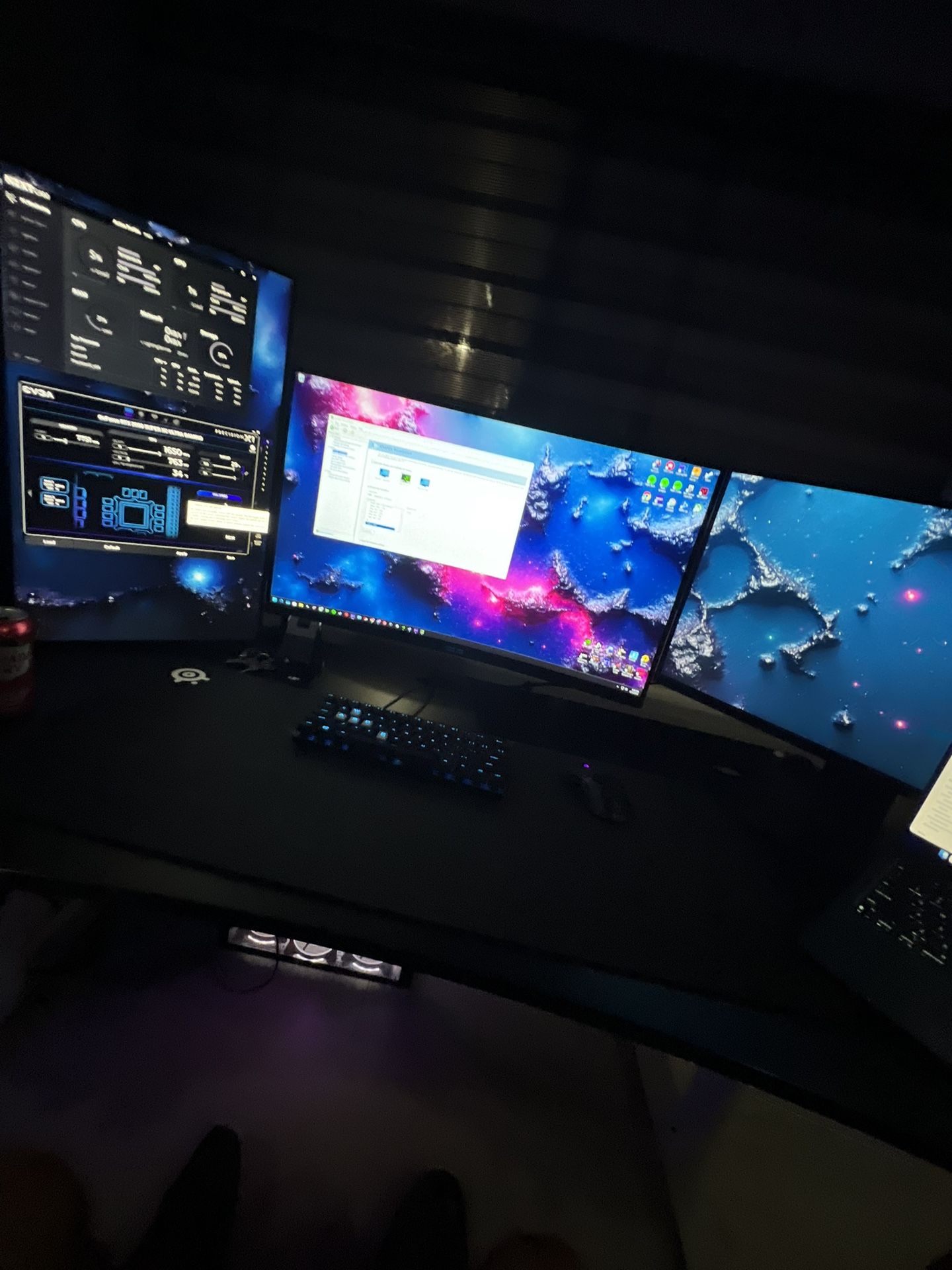 Triple gaming monitor 165hz 1 ms curved + 2x 144hz monitor 1ms
