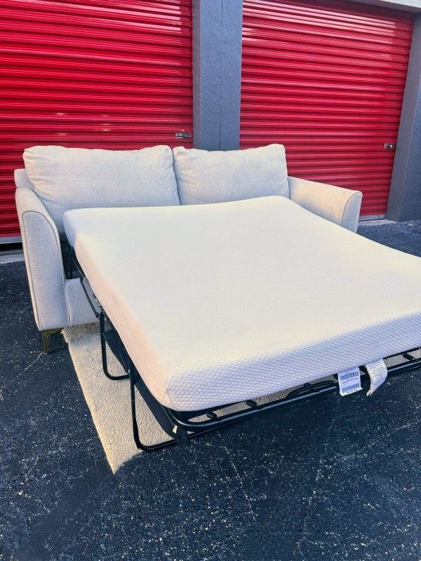 Free Delivery Today. Clean Beautiful Pullout Bed Sofa Couch With golden Legs. Clean Mattress