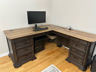 Windsor L-Desk 96.0"W × 28.0"D × 30.0"H
