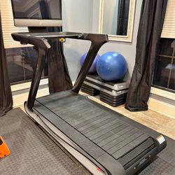 Plus Peloton-No Recall-Treadmill 