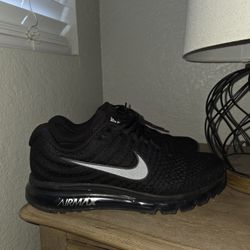 Nike Air Max 2017 (Size 11)