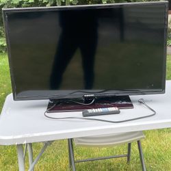 32” Samsung TV and Remote 