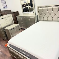 *Weekly Feature*---Stunning Jasmine Queen/King Bedroom Sets---From $899!!!---Delivery And Financing👌