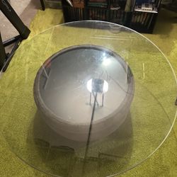 FREE Glass round table top 60”