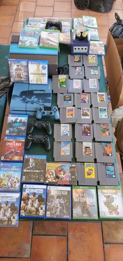 Playstation 4 Xbox 360 Nintendo Gamecube SNES