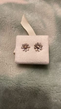 10k Gold Diamond Cute Earrings 